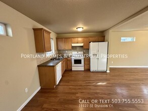 11127 SE Division Ct in Portland, OR - Building Photo - Building Photo