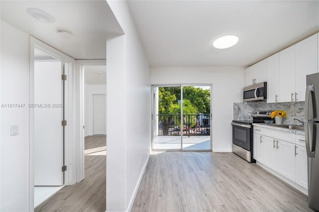 2463 Coral Wy in Miami, FL - Building Photo - Building Photo