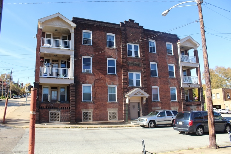 200 Kennedy Ave in Duquesne, PA - Foto de edificio