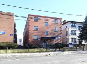 Garden Hill Apartments in Hartford, CT - Building Photo - Building Photo