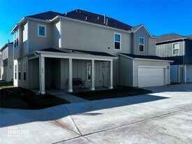 335 Huisache St in Lake Jackson, TX - Building Photo