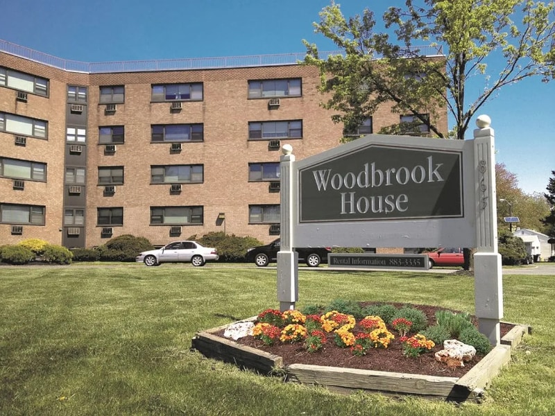 865 Lower Ferry Rd in Ewing Township, NJ - Foto de edificio