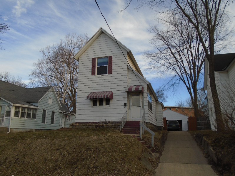 935 Baraga St NE in Grand Rapids, MI - Building Photo