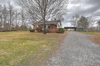 6456 Blue Springs Pkwy in Mosheim, TN - Building Photo - Building Photo