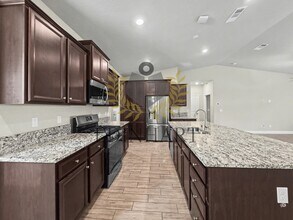 1132 S Simon St in Visalia, CA - Building Photo - Building Photo