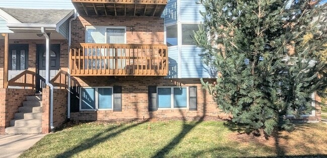 property at 253 Pinewood Cir