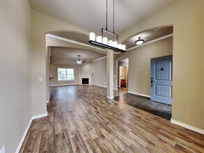 704 Apple Tree Ln in Moore, OK - Building Photo - Building Photo