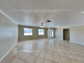 4728 Charing Cross Rd in Sarasota, FL - Building Photo - Building Photo