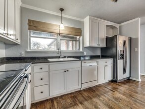 10201 Sunnymeade Pl in The Village, OK - Building Photo - Building Photo