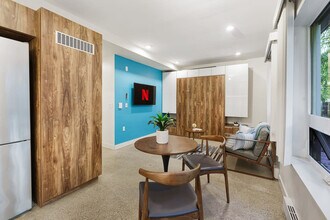 936 Bute St in Vancouver, BC - Building Photo - Building Photo