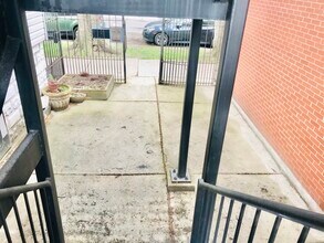 2659 W Armitage Ave, Unit 2 in Chicago, IL - Building Photo - Building Photo