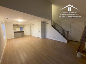 1011-1013 Greystone Ct in Fulton, MO - Building Photo - Building Photo