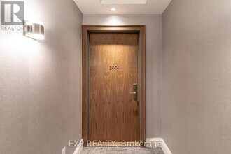 1-3001 Grandview Ave in Markham, ON - Building Photo - Building Photo