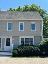 835 Mt Hope St in North Attleboro, MA - Foto de edificio - Building Photo