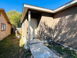 7379 Longing Trail in San Antonio, TX - Building Photo - Building Photo