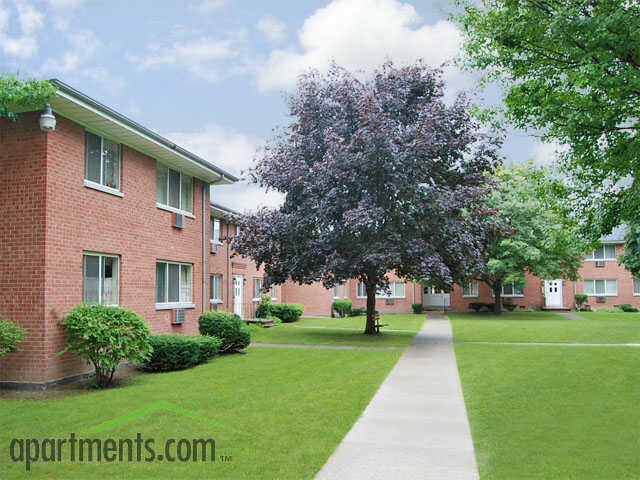 Brambury Ridge Apartments in Rochester, NY - Building Photo