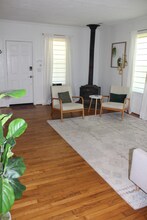 117 W Poplar St in Johnson City, TN - Building Photo - Building Photo
