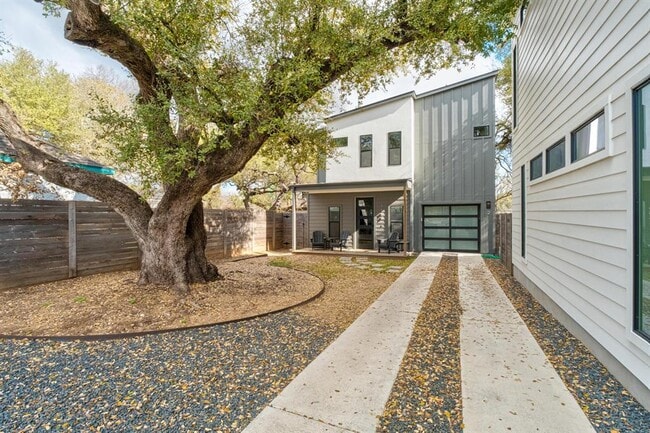 1183 Oak Grove Ave