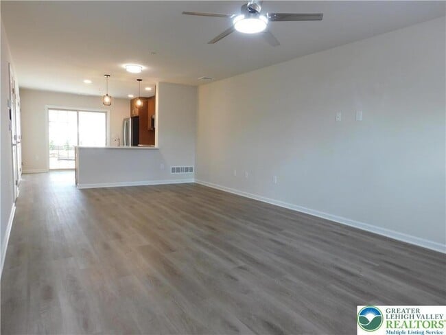 326 E Frankford St in Bethlehem, PA - Building Photo - Building Photo