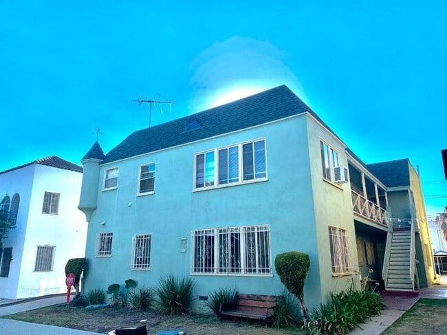 property at 439 N Spaulding Ave