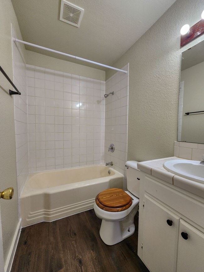 property at 1002 N Overland Ct