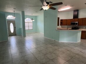 400 Hallowes Dr in St. Marys, GA - Building Photo - Building Photo