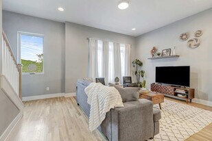 978 Youngs Ln in Nashville, TN - Building Photo