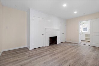 14724 Strathern St in Los Angeles, CA - Building Photo - Building Photo