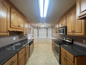 102 Mulligan Ct in Bonaire, GA - Building Photo - Building Photo