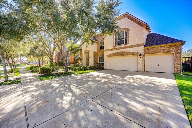 9230 Hernshead Ln in Missouri City, TX - Foto de edificio - Building Photo