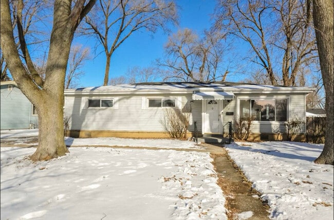 property at 724 W James St