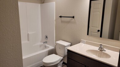 628 Abraham Ct in Rapid City, SD - Building Photo - Building Photo