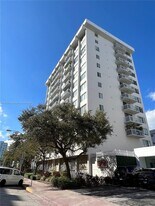 1345 Lincoln Rd in Miami Beach, FL - Building Photo