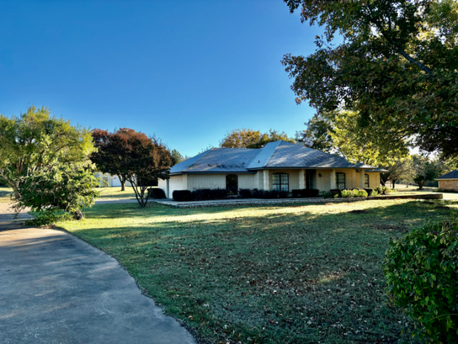 3109 S Roadrunner Ct in Granbury, TX - Building Photo - Building Photo