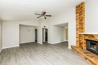 628 Nora Ln in Desoto, TX - Building Photo - Building Photo