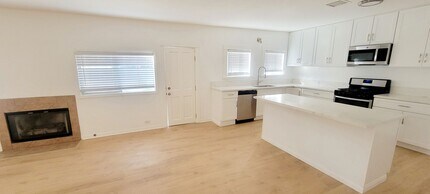 11925 Burbank Blvd in Los Angeles, CA - Building Photo - Building Photo