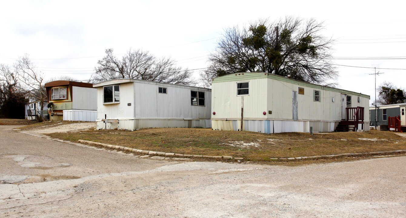 Oak Springs Mobile Home Park in Killeen, TX - Building Photo