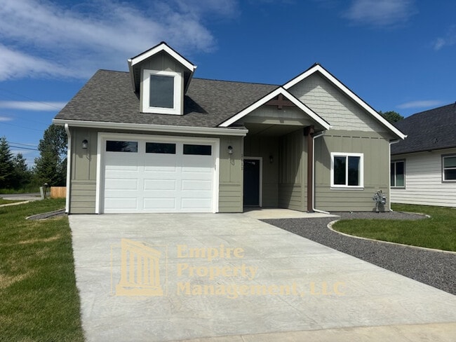 1611 Irvine Wy in Sandpoint, ID - Building Photo - Building Photo