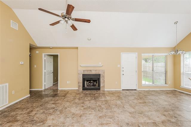 1825 Wild Willow Trail in Fort Worth, TX - Building Photo - Building Photo