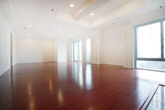 10336 Wilshire Blvd in Los Angeles, CA - Building Photo - Building Photo