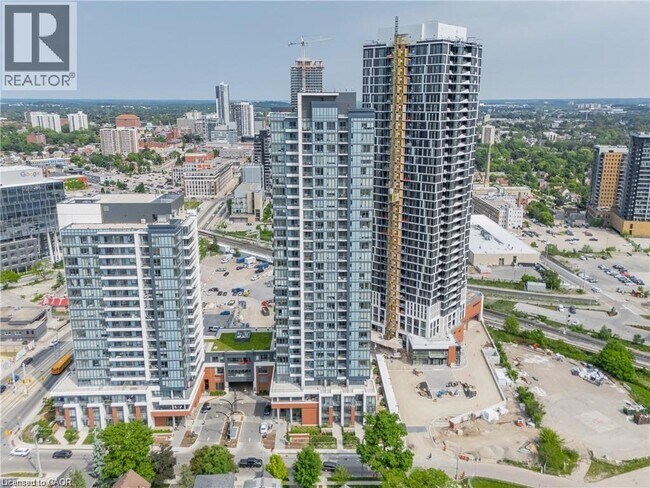 25 Wellington St S in Kitchener, ON - Building Photo - Building Photo