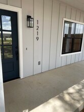 1219 Mesquite St in Blanco, TX - Building Photo - Building Photo