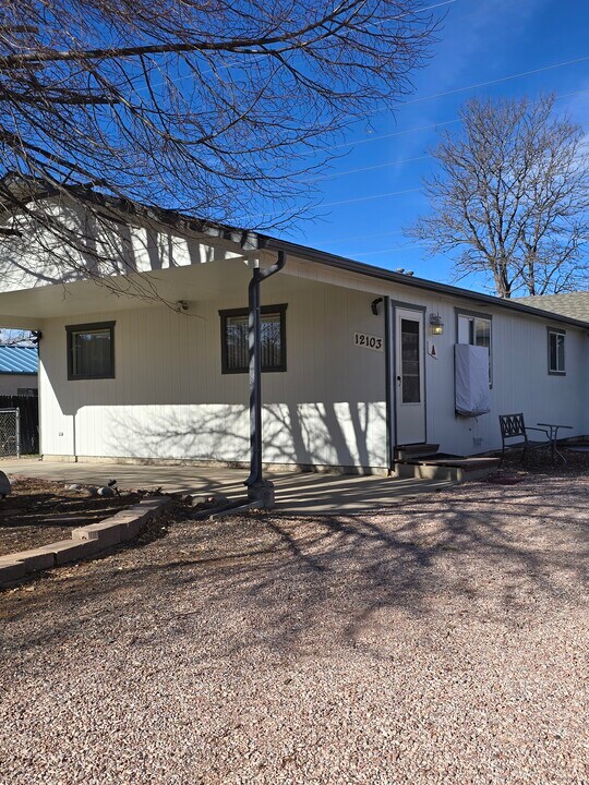 12103 Viewpoint Dr, Unit A in Lakewood, CO - Building Photo