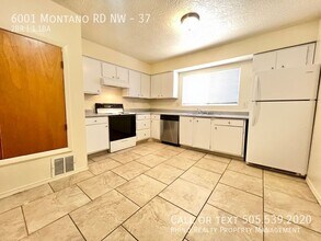 6001 Montaño Rd NW in Albuquerque, NM - Building Photo - Building Photo