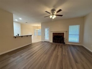 303 Kates Way in Hutto, TX - Building Photo - Building Photo