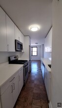 East 82nd Street in New York, NY - Building Photo - Building Photo