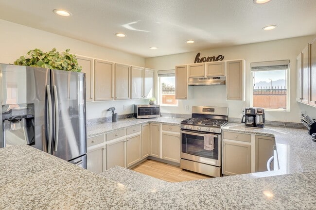 1432 Tingley Dr in Las Cruces, NM - Building Photo - Building Photo