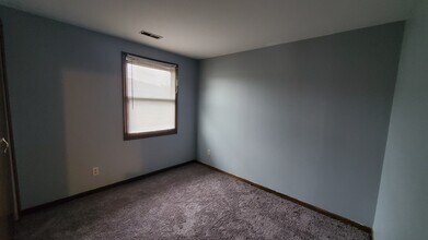 1349 Pierce, Unit 4 in North Tonawanda, NY - Foto de edificio - Building Photo
