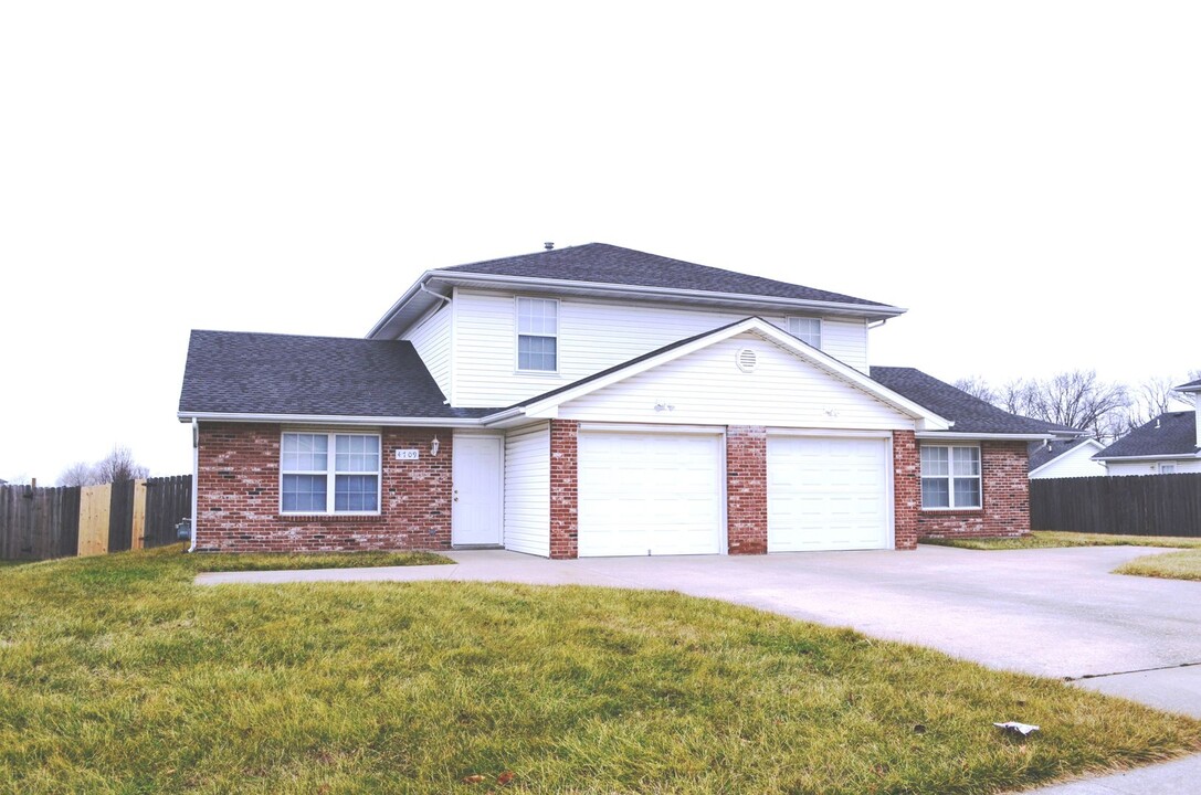 4709 Derby Ridge Dr in Columbia, MO - Building Photo