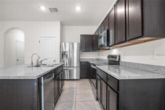 2892 Beluga Bay Dr in Odessa, FL - Building Photo - Building Photo